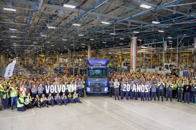 Volvo VM comemora 20 anos com série especial limitada