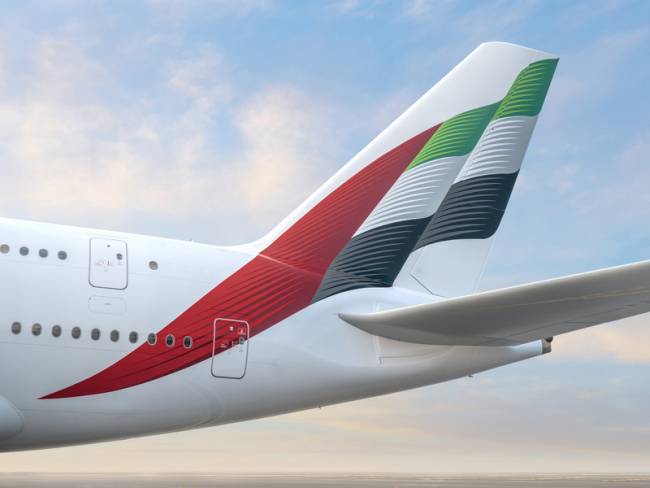 Emirates expande colaboração com Neste para fornecimento de combustível sustentável da aviação em 2024 e 2025