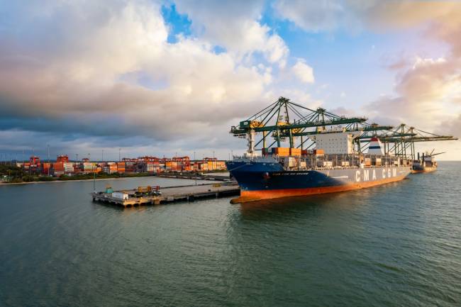 Porto Itapoá anuncia novo serviço para Caribe e EUA