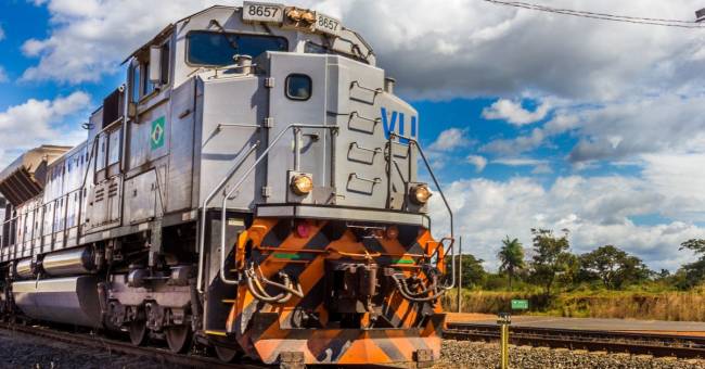 VLI e Gerdau renovam parceria para transporte de carvão e aço na Estrada de Ferro Vitória a Minas