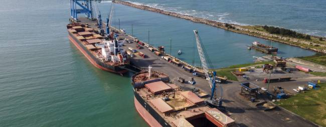 Porto de Imbituba, em SC, se mantém em alta na movimentação de cargas em novembro