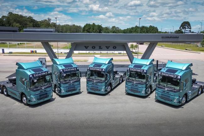 Volvo inicia negociações de caminhões elétricos no Brasil e fecha acordo pioneiro
