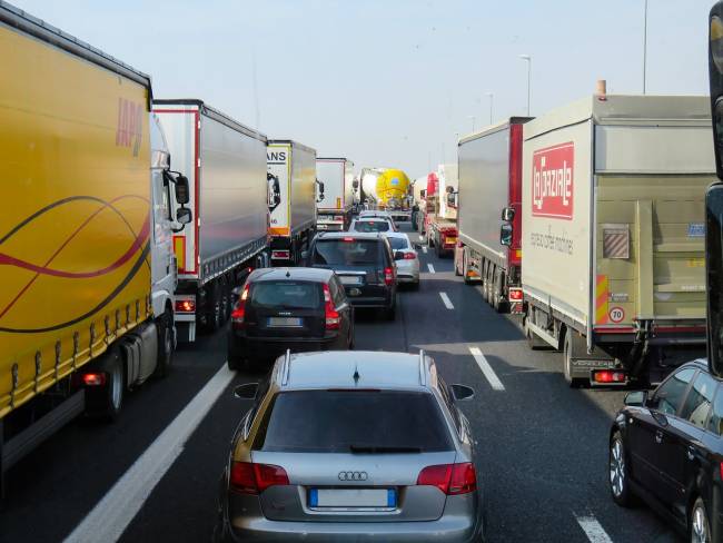 Volume de fretes rodoviários no Brasil aumenta 17% no 4º trimestre de 2023, impulsionado pelo agronegócio