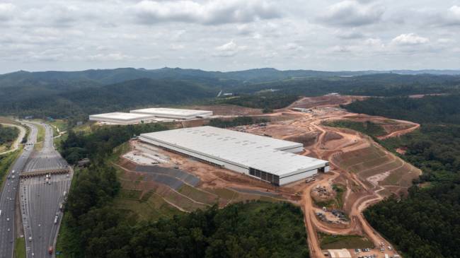 A primeira fase das obras com área total de 144 mil m&sup2; está em fase final com previsão de entrega no final do primeiro trimestre deste ano