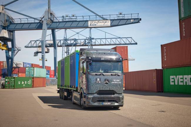 A Contargo irá utilizar o seu e-truck no transporte de contêineres entre o porto de Wörth am Rhein e vários pontos de carga e descarga