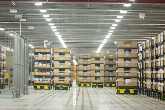 Mercado Livre implementa sistema inédito de robôs em operação logística no Brasil; confira os resultados