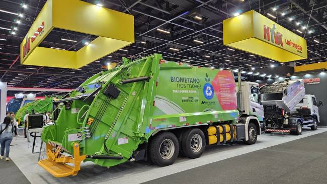 Marquise Ambiental apresenta caminhões coletores a biogás e elétricos na Fenatran