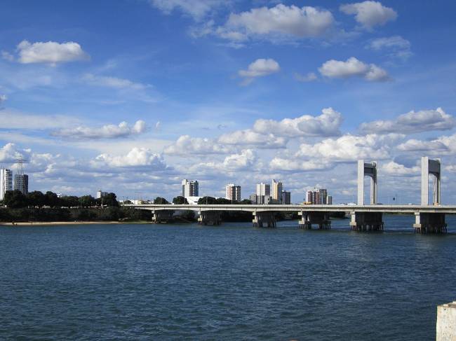 Restrição ao trânsito de veículos pesados na ponte Presidente Dutra começa em 2025