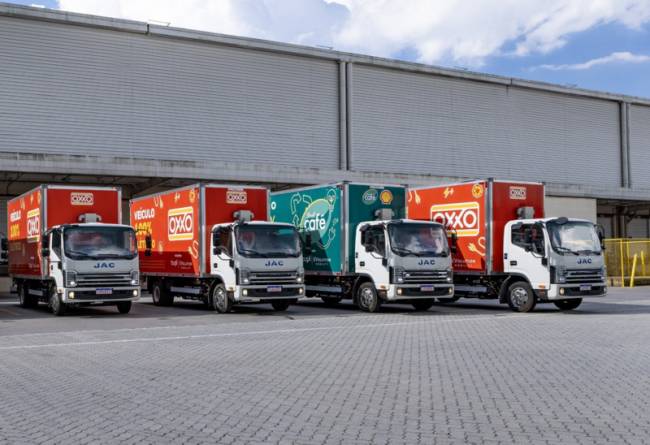 Oxxo e Select incluem caminhões elétricos em suas operações