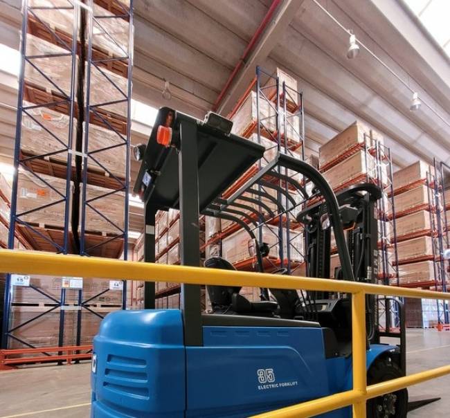 BYD lança Dolphin Mini Cargo na Intermodal e aposta em soluções elétricas para logística urbana