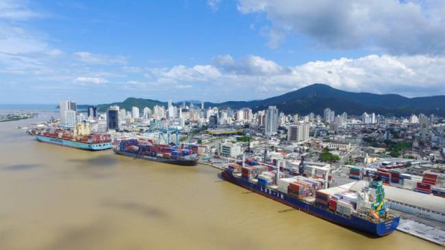 Porto de Itajaí terá nova linha regular de contêineres voltada à integração logística do Mercosul