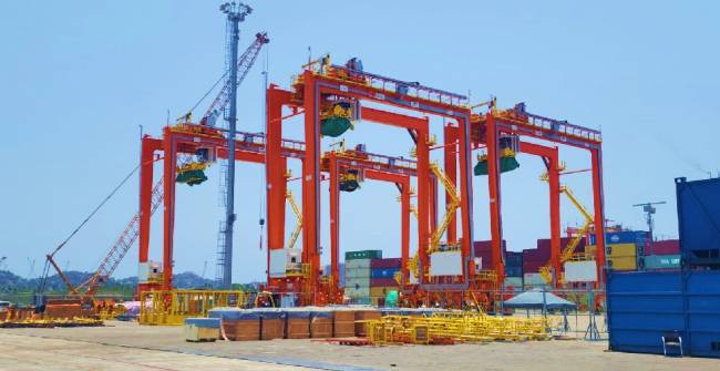 Contecon Manzanillo inicia projeto de hibridização de guindastes RTG com foco em eficiência energética
