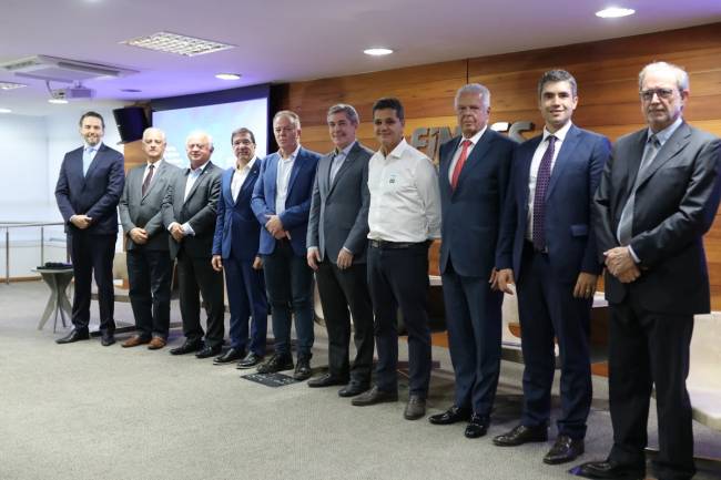 Espírito Santo firma pacto com cinco estados para fortalecer logística e conectar portos