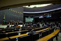 Congresso derruba vetos e amplia benefícios fiscais para setores de energia e logística
