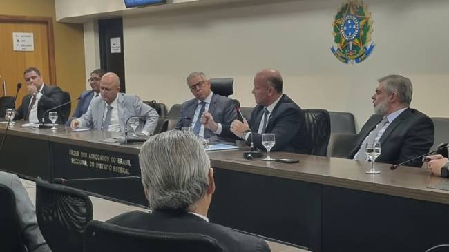 Brasil utiliza menos da metade do potencial de suas vias navegáveis para transporte