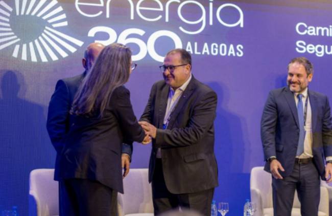 Ministério dos Transportes anuncia projeto para abastecimento com gás natural em rodovias federais