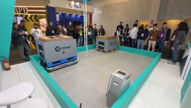 Studiolog entreia na Intra-Log 2025 com roboôs móveis autônomos