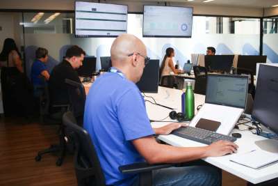 Movecta centraliza operações de atendimento e adota modelo digital para aprimorar gestão logística