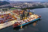 Porto de Santos incorpora guindastes elétricos e amplia capacidade operacional em terminal de contêineres