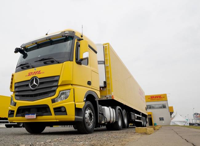 DHL Supply Chain adquire 75 caminhões Mercedes-Benz para o transporte de cargas