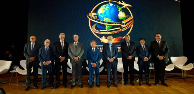 FuMTran celebra 30 anos e homenageia lideranças do transporte e da logística