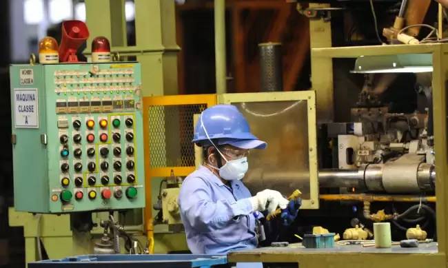 Indústria nacional busca recuperação em fevereiro
