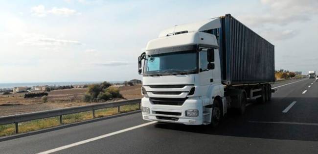 Frete rodoviário recua 0,81% em maio puxado pela queda do diesel, aponta Edenred