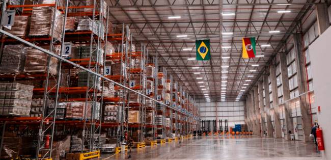 Delly’s inaugura CD no RS com capacidade para movimentar até 100 caminhões por dia