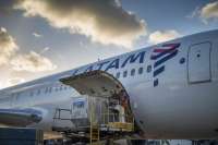 LATAM Cargo transporta 90% das cargas domésticas em até 48 horas e acelera integração logística do Brasil
