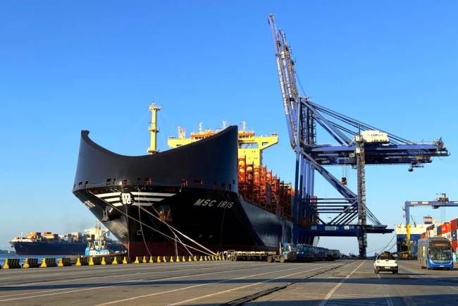 TCP movimenta um milhão de TEUs mais cedo do que em 2025