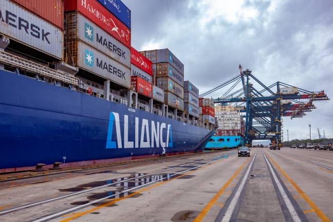 Aliança inicia operações de cabotagem na APM Terminals Suape