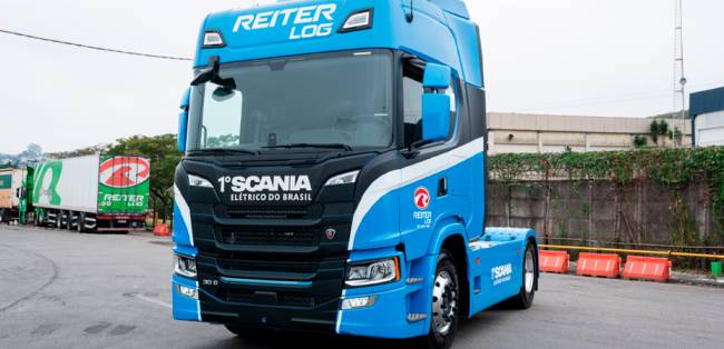 Scania vende 220 caminhões movidos a gás e biometano para a Reiter Log