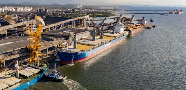 Navio Star Norge chega ao Pecém com cargas para energia, mineração e indústria