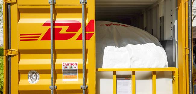 Flexitanks ganham espaço no transporte de granéis líquidos por pressão por sustentabilidade, diz DHL