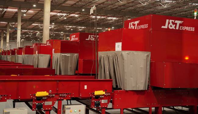 (Foto: Divulgação/J&T Express). J&T Express inaugura CD de R$ 75 milhões em Guarulhos com sorter para 2 milhões de encomendas por dia