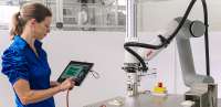ABB Robotics lança interface para operar e programar robôs com tablets e computadores