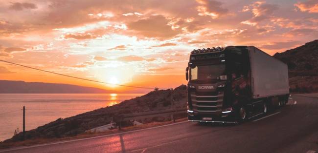 ANTT firma acordo com CNseg para validar seguros obrigatórios do transporte de cargas por meio eletrônico