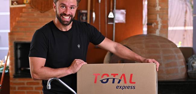 Total Express integra contratos de frete à plataforma Frenet para gestão de pedidos